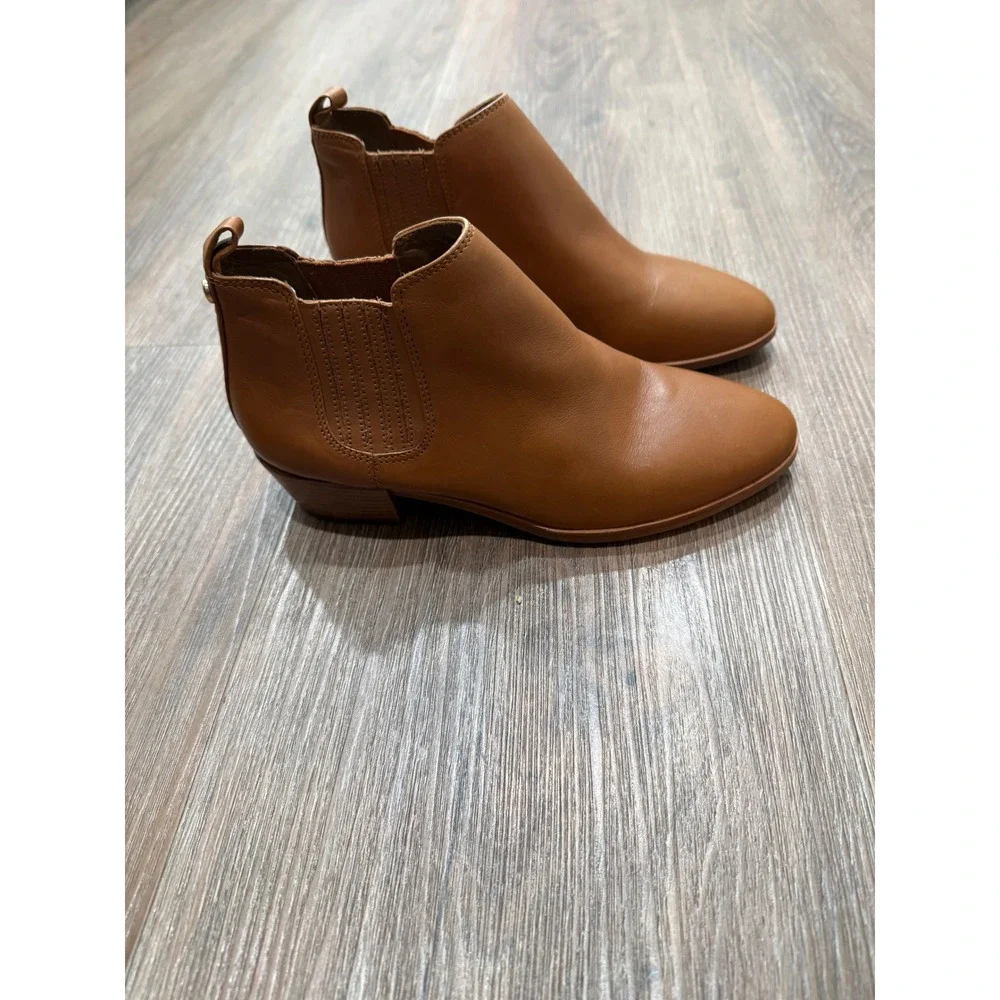 Michael Kors‎ Womens Leather Ankle Boots Tan Brown Chelsea Shaw flat bootie - Picture 4 of 10